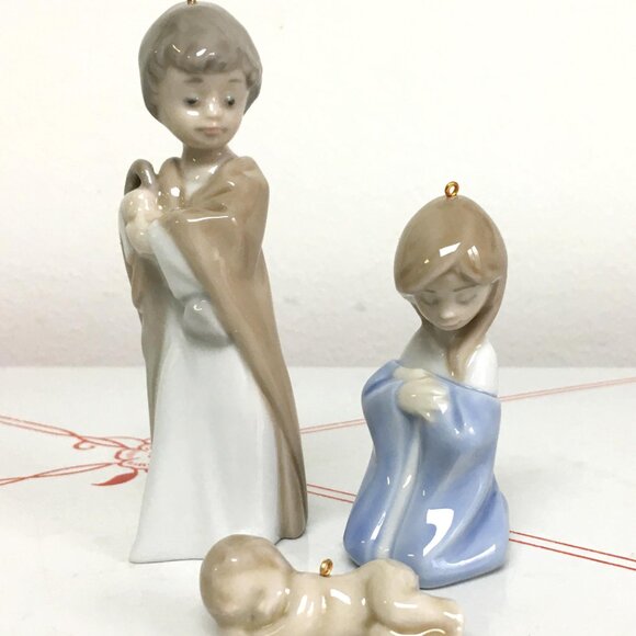 Lladro Mini "Holy Family" Nativity/Ornament Set - Retired - In Box - Picture 4 of 6